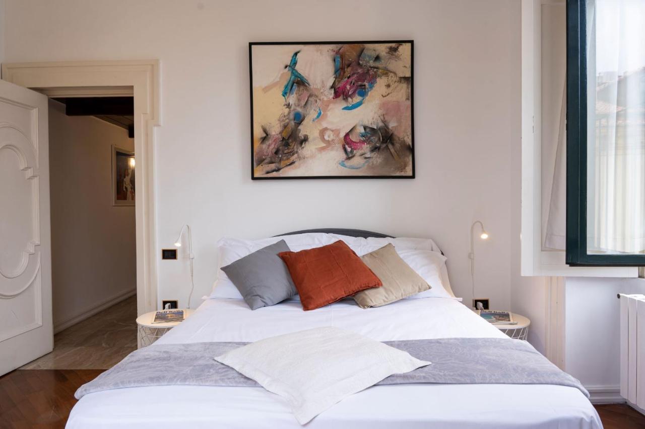 Bella Domus Suites ซาแลร์โน ภายนอก รูปภาพ