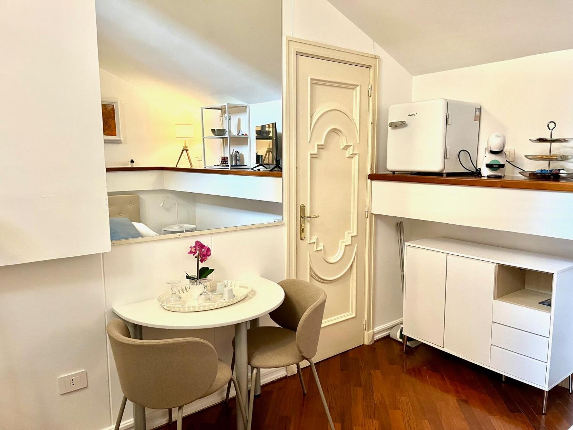 Bella Domus Suites ซาแลร์โน ภายนอก รูปภาพ