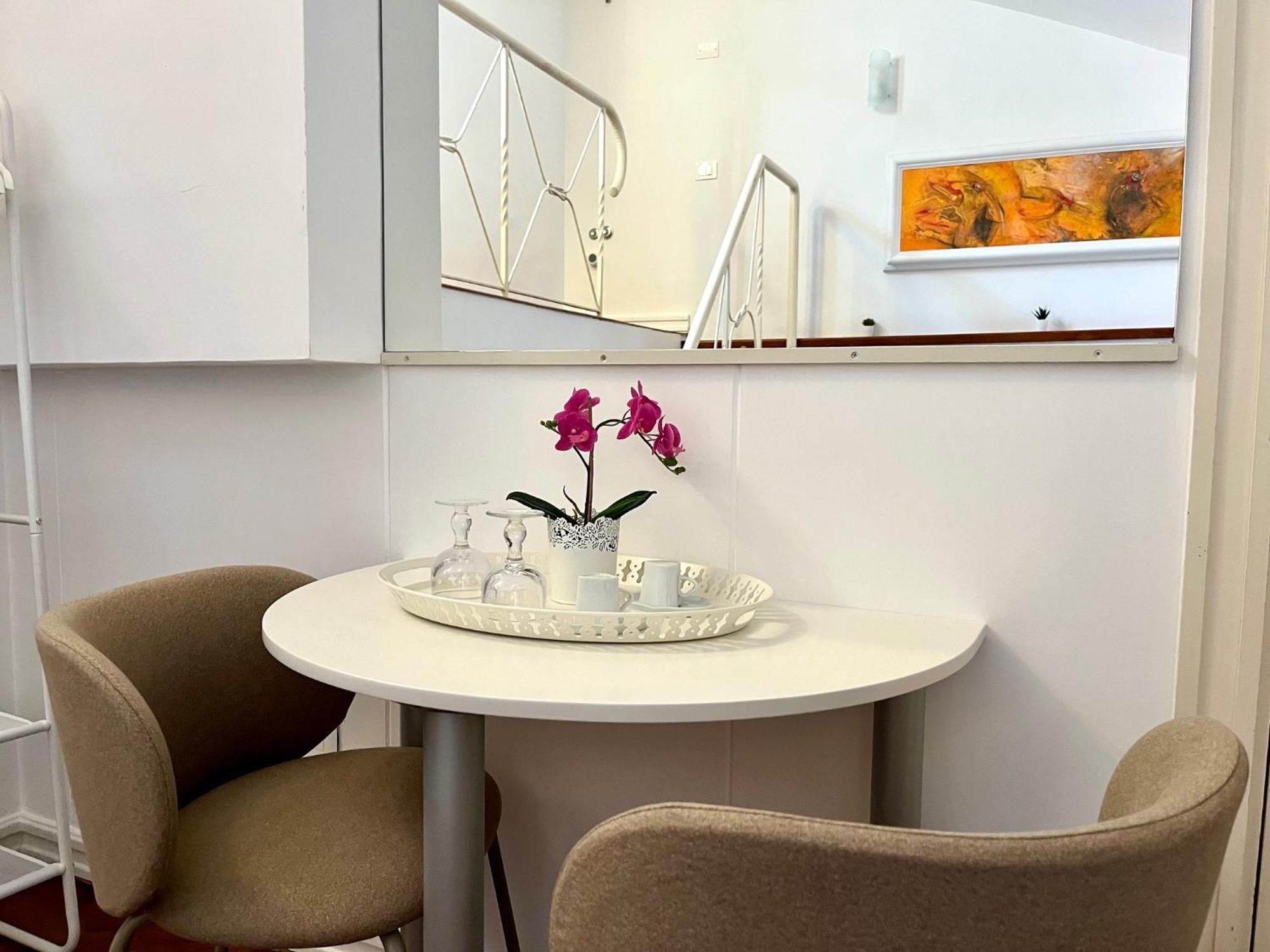 Bella Domus Suites ซาแลร์โน ภายนอก รูปภาพ